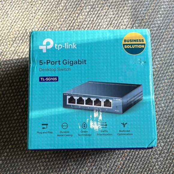🏷TP-LINK 5 port Gigabit Ethernet network switch - Picture 1 of 4